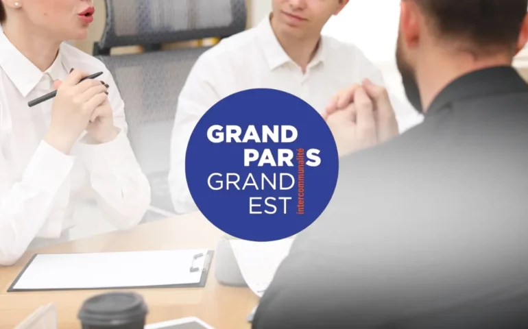 personnes qui travaillent avec le logo Grand paris grand est